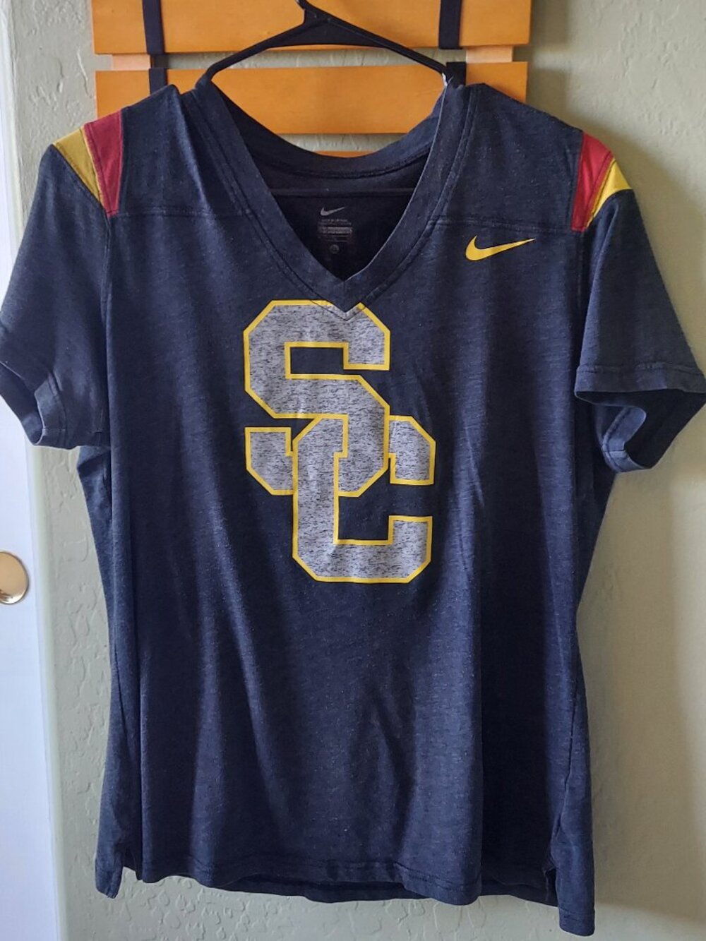 Women's Vintage USC Trojans V-neck t-shirt XL